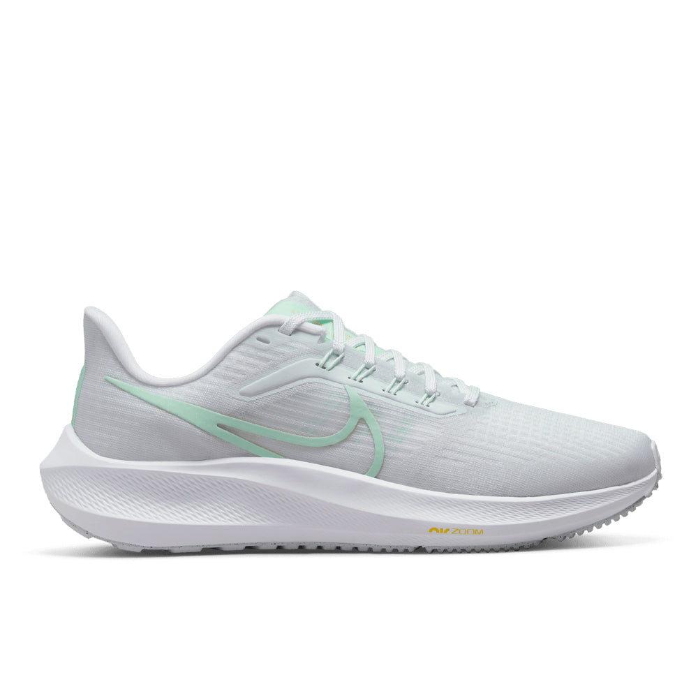 Women's Nike Air Zoom Pegasus 39, White/Mint Foam-Pure Platinum, 7 B Medium